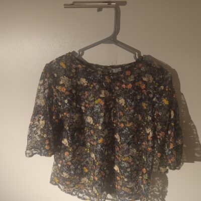 chandail brodé effloré - Taille Small